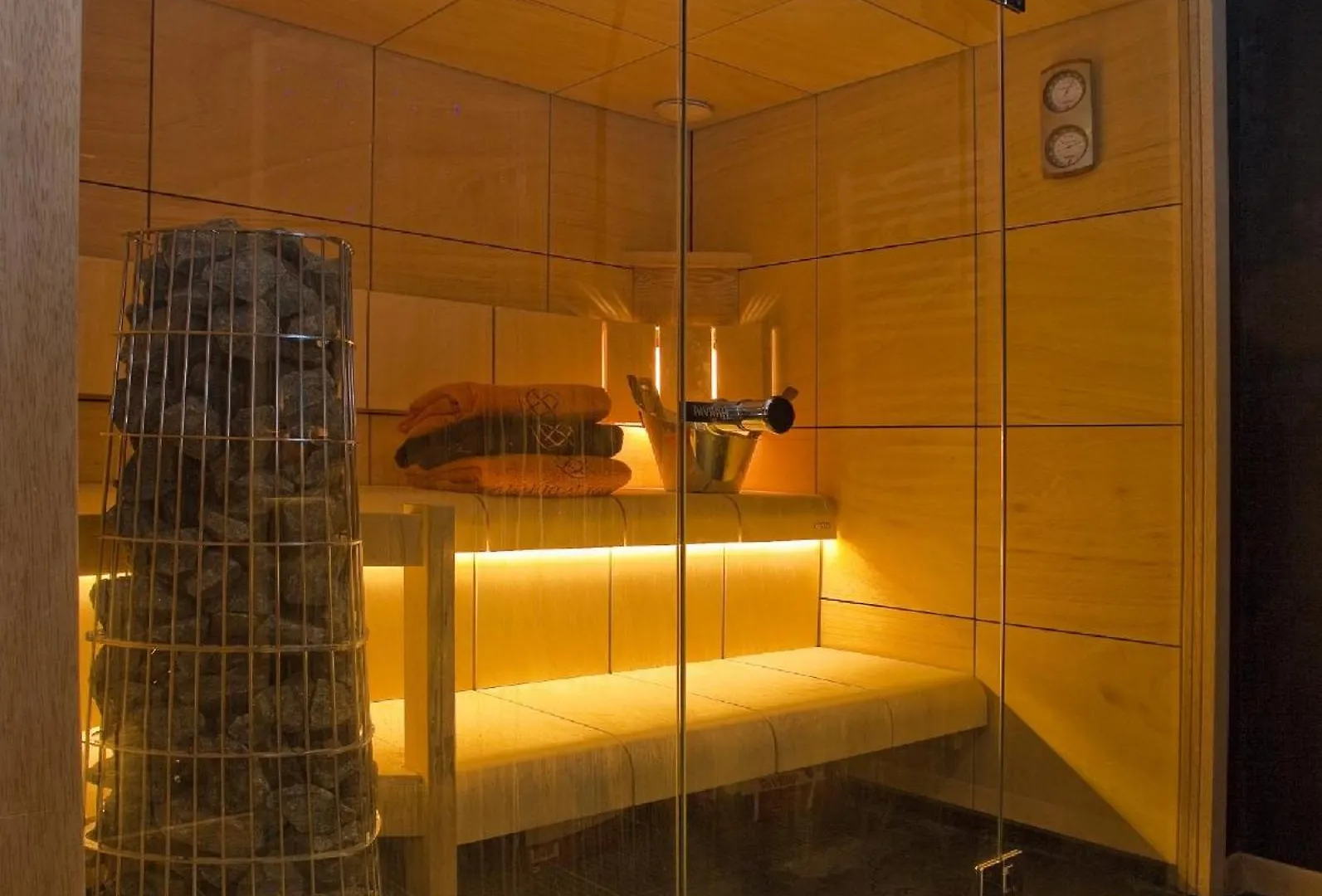 Superbe Chalet Renovee Offre Aussi Une Vue Dominante Magnifique Apartment Mions