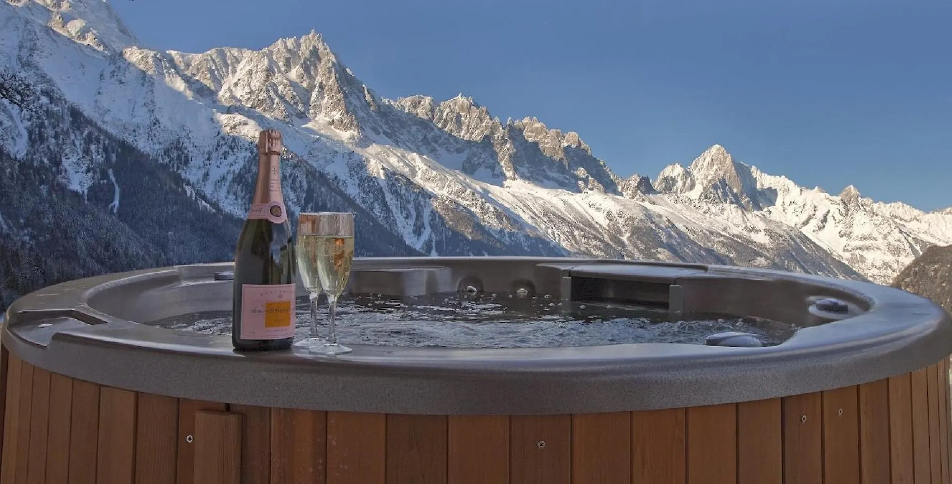Superbe Chalet Renovee Offre Aussi Une Vue Dominante Magnifique Apartment Mions